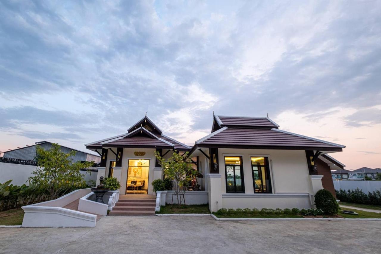 Lanna Kamin Pool Villa Airport Chiang Mai Exteriör bild